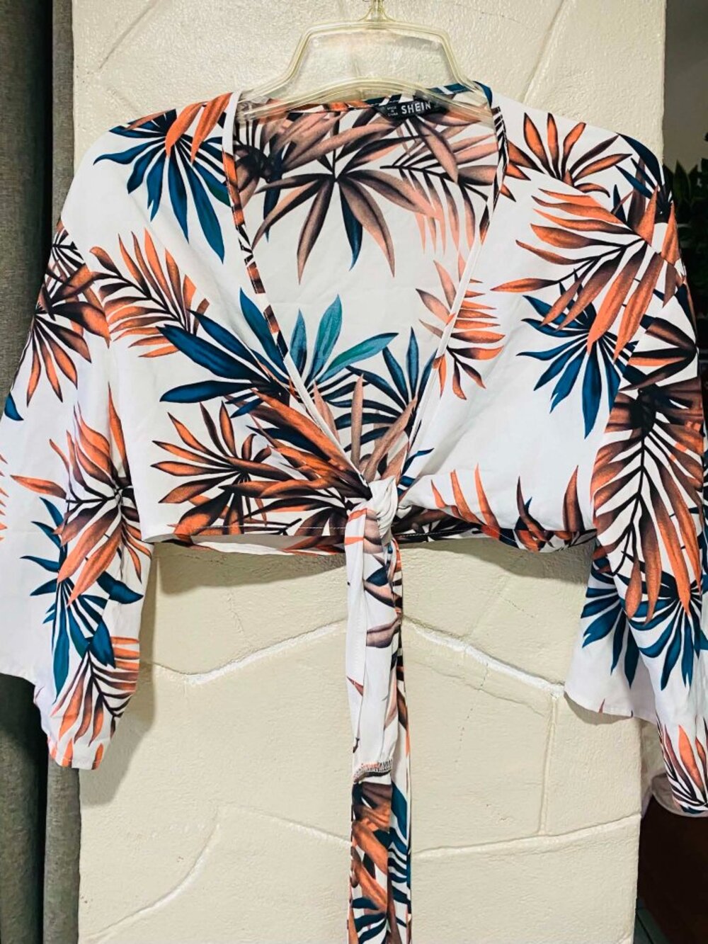 SHEIN Tropical Palm Leaf Print Tie-Front Crop Top